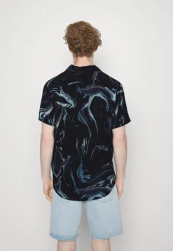 Pier One Marble Resort Unisex - Skjorte - Black -Boutique mote herrebutikk 0420f424c95e4678b3f6a5d999b41298 scaled