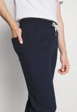 Pier One Joggebukse - Dark Blue -Boutique mote herrebutikk 04e5700440b843a0b923adb3d47659b9 scaled