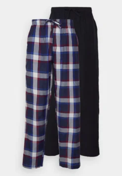 Pier One 2 Pack - Pyjamasbukse - 503 - Dark Blue_302 - Red -Boutique mote herrebutikk 063b88d7f4b14317a1b84bef67ff886c scaled