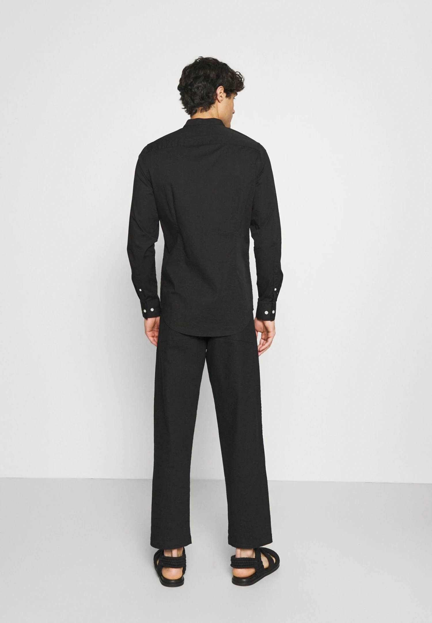 Pier One Muscle Fit Stand- Skjorte - Black 3 Pier One Muscle Fit Stand- Skjorte - Black - Bilde 3