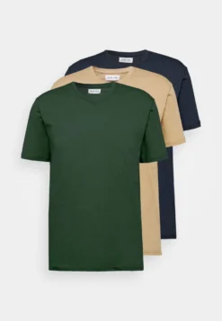 Pier One 3 Pack - T-Shirts - Khaki/Tan/Dark Blue 14 Pier One 3 Pack - T-Shirts - Khaki/Tan/Dark Blue -Boutique mote herrebutikk 0c35076ff08749278d2b17df3e7e328f scaled