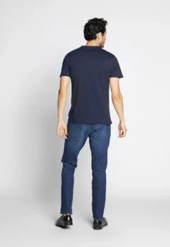 Pier One 4 Pack - T-Shirts - Black/White/Blue 7 Pier One 4 Pack - T-Shirts - Black/White/Blue -Boutique mote herrebutikk 0ca3960a59ed4451aec4ebc371a3d206 scaled