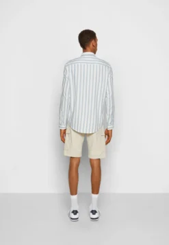 Pier One Skjorte -Light Blue/White -Boutique mote herrebutikk 11e4d79f744648cc9aef0b3334080fcb scaled