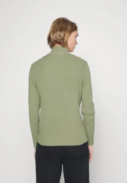 Pier One Strikkegenser - Light Green -Boutique mote herrebutikk 18ec1db7f24744509f6eae0ed3d3c181 scaled