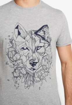 Pier One T-Shirts Med Print - Mottled Grey 11 Pier One T-Shirts Med Print - Mottled Grey -Boutique mote herrebutikk 19bac3e87c214150932db03a2c67e58e scaled