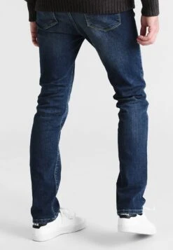Pier One Jeans Straight Leg - Washed Dark Blue -Boutique mote herrebutikk 19f71c5aa23e4aee8fbafd64cafceb95