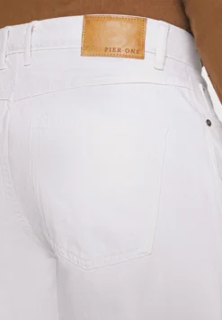 Pier One Jeans Relaxed Fit - White Denim -Boutique mote herrebutikk 1de79453a8d84faf94f9bab694892756 scaled