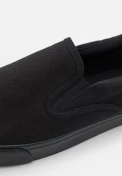 Pier One Unisex - Slippers - Black -Boutique mote herrebutikk 26a1fbd0cc924d46ae2adf4001f75648 scaled
