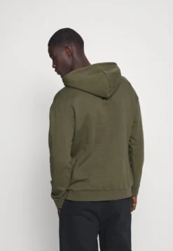Pier One 2 Pack - Hoodie - Olive/Grey -Boutique mote herrebutikk 28861f0491104a3a9822c6be6ec7b12d scaled