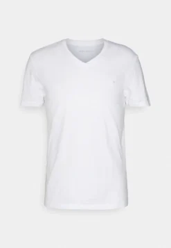 Pier One V Neck Bird Tonal 3 Pack - T-Shirts - Light Brown/White/Dark Blue 18 Pier One V Neck Bird Tonal 3 Pack - T-Shirts - Light Brown/White/Dark Blue -Boutique mote herrebutikk 28f86b9281a846468836f5c46e5a93ff scaled