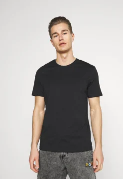 Pier One 5 Pack - T-Shirts - Brown/White/Black -Boutique mote herrebutikk 29ab074609fb45b889f176cee10cdc10 scaled