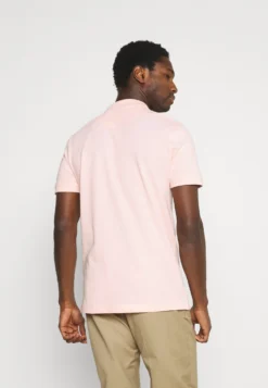 Pier One 3 Pack - Poloskjorter - White/Light Blue/Pink -Boutique mote herrebutikk 29ee6a3ce9114d4a9db3393d0f82346c scaled