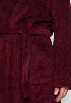 Pier One Badekåpe - Bordeaux -Boutique mote herrebutikk 2a43d81ee9cb4468a864889b316ea591 scaled