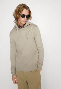 Pier One Strikkegenser - Beige -Boutique mote herrebutikk 2a745b1c9be041beaa56ef824666cea9 scaled