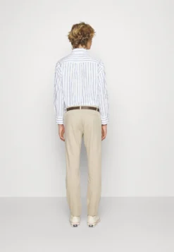 Pier One Chinos - Beige -Boutique mote herrebutikk 2c81239093b2471a99ea1f7edf49394c scaled