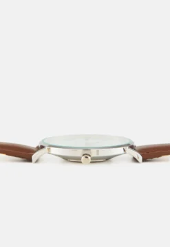 Pier One Unisex - Klokke - Brown 6 Pier One Unisex - Klokke - Brown -Boutique mote herrebutikk 2c8e30769a5348508c6538f4541645ad scaled