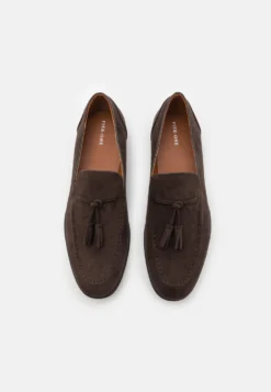 Pier One Slippers - Dark Brown -Boutique mote herrebutikk 2e07c94ed3be4c0abd25b53e20146662 scaled