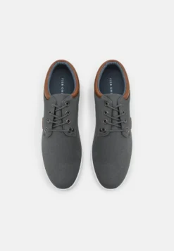 Pier One Unisex - Joggesko - Grey -Boutique mote herrebutikk 300f1aa95a2a4579b4a07e57470c9afc scaled