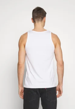 Pier One 2 Pack - Topper - White -Boutique mote herrebutikk 32ef162463194191b951f6fbd6f6332b scaled