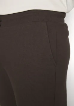 Pier One Joggebukse - Dark Brown -Boutique mote herrebutikk 38a73ba2bb274c9aadbc707dfe7f606f scaled