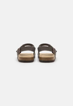Pier One Unisex - Sandaler - Dark Brown -Boutique mote herrebutikk 3ab13fc8e6dd44d39a02f99a9fd8e8e2 scaled