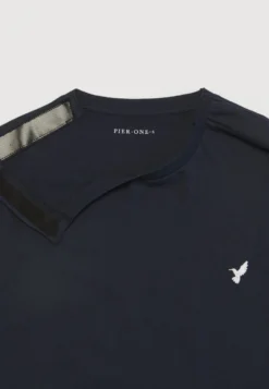 Pier One T-Shirts - Dark Blue 19 Pier One T-Shirts - Dark Blue -Boutique mote herrebutikk 3eb2d7283be1494881062bf1fb6eea4e scaled
