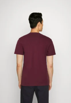 Pier One 5 Pack - T-Shirts - Dark Blue/Pink/Off-White -Boutique mote herrebutikk 43e5b16979164ff28438c139f84cc1d8 scaled