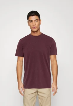 Pier One 7 Pack - T-Shirts - Blue/Mottled Bordeaux/White -Boutique mote herrebutikk 4a8b7c59da094e668883e9f6ee9f1a94 scaled