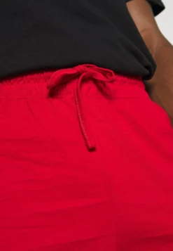 Pier One 3 Pack - Pyjamasbukse - Black/Mottled Dark Grey/Red -Boutique mote herrebutikk 4e0750ec07904855ac543b915c290e27 scaled