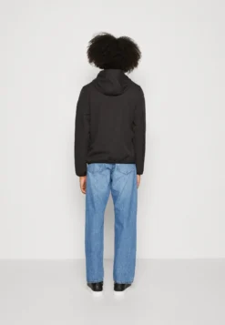 Pier One Regnjakke - Black 8 Pier One Regnjakke - Black -Boutique mote herrebutikk 4e357a4c9dc64463935acb495187a2e8 scaled