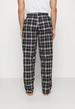 Pier One 2 Pack - Pyjamasbukse -Dark Blue -Boutique mote herrebutikk 4eeb2f8c028a4a78a085b721ce8a3d70 scaled