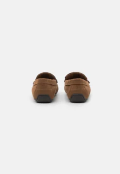 Pier One Slippers - Cognac -Boutique mote herrebutikk 5080b93c8f7a461591a0383cef37ee38 scaled