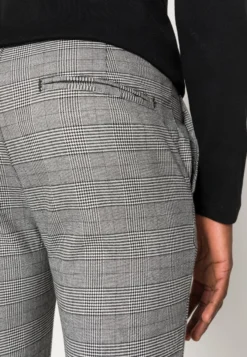 Pier One Chinos - Light Grey -Boutique mote herrebutikk 51d1d11545ee4ab99761236691dadf9c scaled