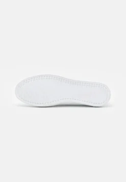 Pier One Unisex - Slippers - White -Boutique mote herrebutikk 559e8b1dcc1146f4ac3228e64e6c8bdb scaled
