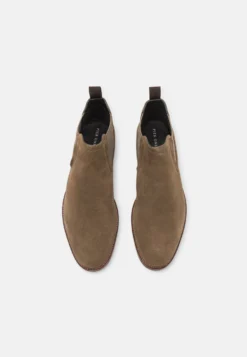 Pier One Leather - Støvletter - Taupe -Boutique mote herrebutikk 55caef422e3547379a94cdd8c7f31c8a scaled