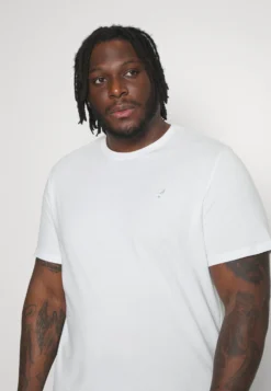 Pier One 5 Pack - T-Shirts - White/Mottled Dark Grey/Bordeaux -Boutique mote herrebutikk 568bb40bac894990acb64f1526538783 scaled