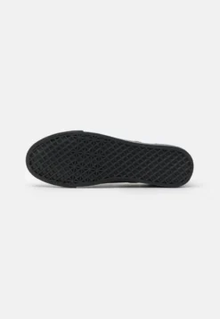 Pier One Unisex - Slippers - Black -Boutique mote herrebutikk 57702b93d5cf4cc58d1b2334e251bf17 scaled