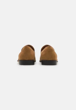 Pier One Slippers - Cognac -Boutique mote herrebutikk 587f66db79ba44289ebc499dd3108f08 scaled