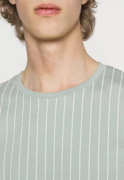 Pier One T-Shirts Med Print - Light Green -Boutique mote herrebutikk 59fcdea2813b4b59818e5463a76c36f9 scaled