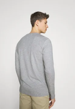 Pier One 2 Pack - Topper Langermet - Dark Blue/Mottled Grey -Boutique mote herrebutikk 5d11c795627a43d3ae83293311d17f0a scaled