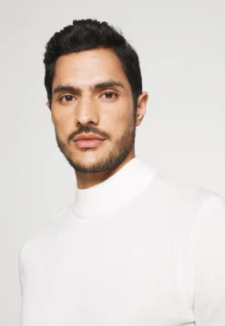 Pier One Strikkegenser - White -Boutique mote herrebutikk 5f0d1b0fc9994eb4a0ce0d288748551c scaled