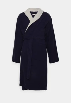 Pier One Shawl Towel Bathrobe - Badekåpe -Dark Blue -Boutique mote herrebutikk 67f610d064e84b5daaa9a12f82d45b4b scaled
