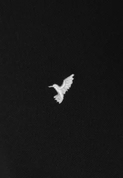 Pier One Pique Embro Detail- T-Shirts - Black -Boutique mote herrebutikk 6c7c2588324644019773d655c64baea8 scaled