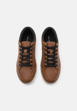 Pier One Joggesko - Cognac -Boutique mote herrebutikk 6da04addba3e413d812a630bd49c8d9c scaled