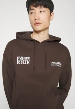 Pier One Sweatshirt - Brown -Boutique mote herrebutikk 6f456caefddc46e2b56fc6e0ec912196 scaled