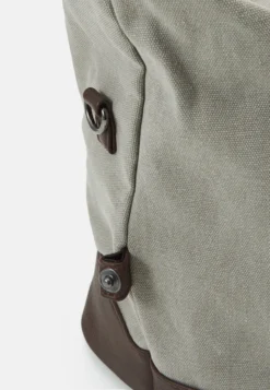 Pier One Unisex - Reiseveske - Grey -Boutique mote herrebutikk 6fa7c56bd7a241beadc9861c482d7855 scaled