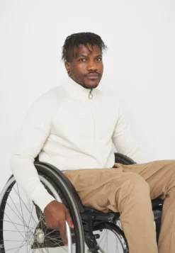 Pier One Cardigan - Off White -Boutique mote herrebutikk 71d3668adaf443ab9b811ddde92452be scaled