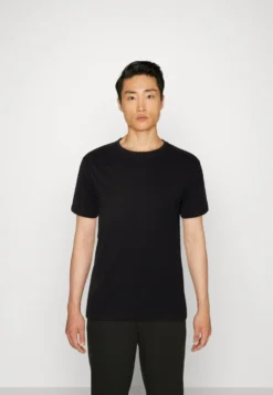 Pier One 7 Pack - T-Shirts - Black/Dark Blue/Dark Green -Boutique mote herrebutikk 755032e78c9b46aab1bd6188b1abb4ff scaled