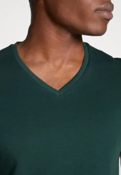 Pier One 3 Pack- T-Shirts - Black, Grey, Green -Boutique mote herrebutikk 75d8e7abd9c649fe8ff382e42bf08591 scaled