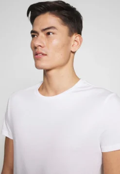 Pier One 5 Pack - T-Shirts - Olive/ White/ Navy /Yellow /Black -Boutique mote herrebutikk 77c2d2519090484184f315586af02578 scaled